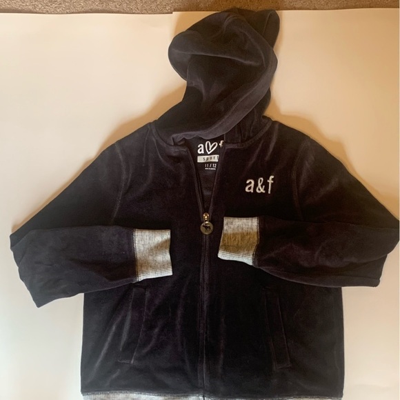 Girl’s Abercrombie & Fitch zip-up velour hoodie. - Picture 2 of 6